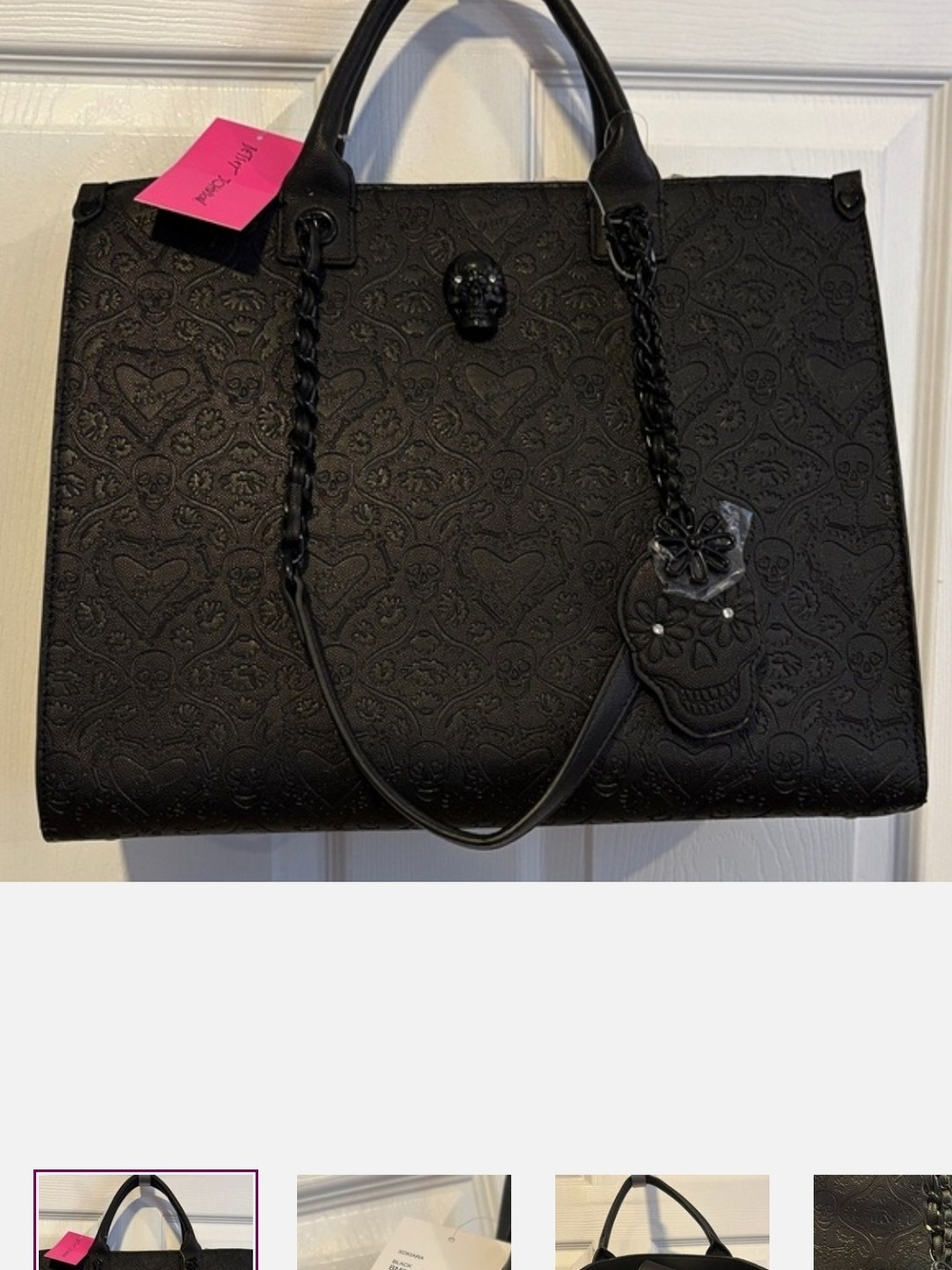 🖤☠️Black Embossed☠️ Skull Tote Bag/Betsey Johnson / Skull Charm☠️💀